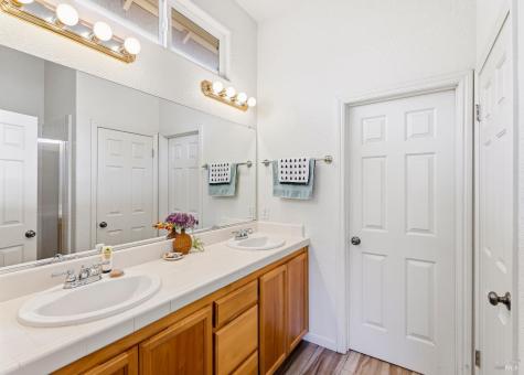 442 Muscat Drive Cloverdale CA 95425