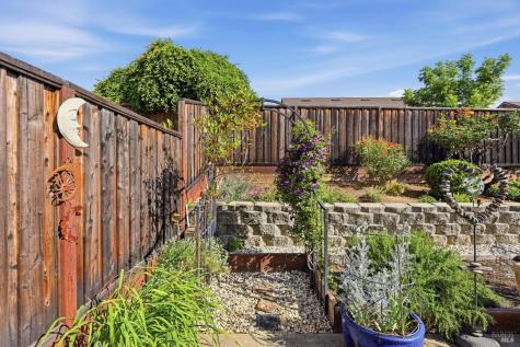 442 Muscat Drive Cloverdale CA 95425