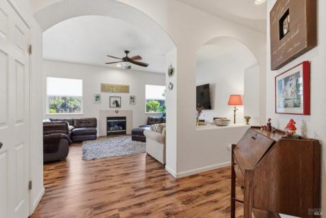 442 Muscat Drive Cloverdale CA 95425