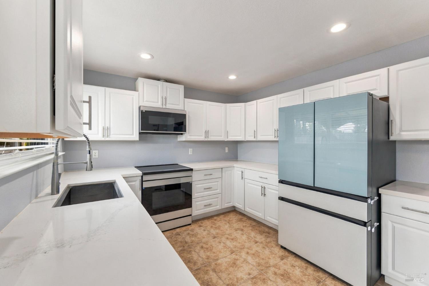 387 Colonial Circle Vacaville CA 95687