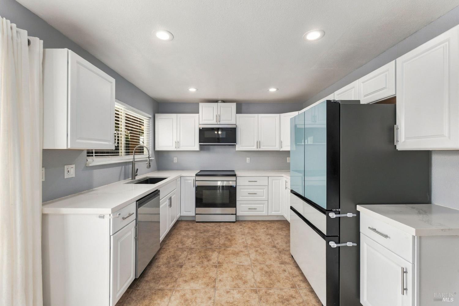387 Colonial Circle Vacaville CA 95687
