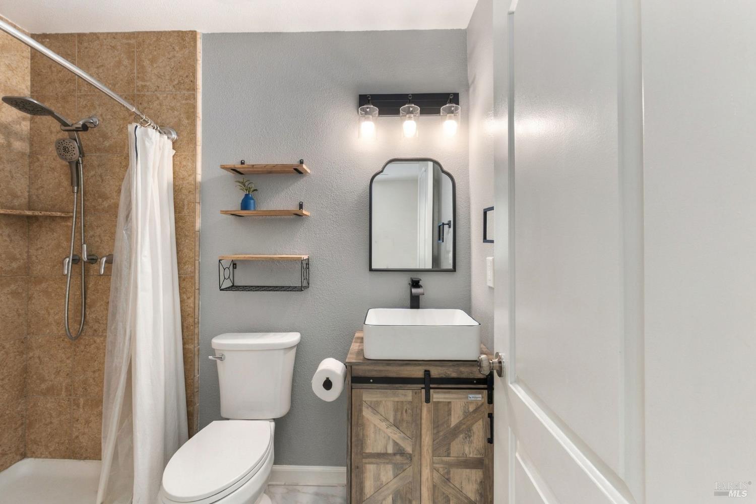 387 Colonial Circle Vacaville CA 95687