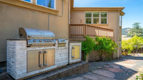 5569 Pepperwood Road Santa Rosa CA 95409