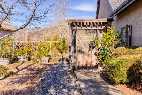 6259 Meadowstone Drive Santa Rosa CA 95409