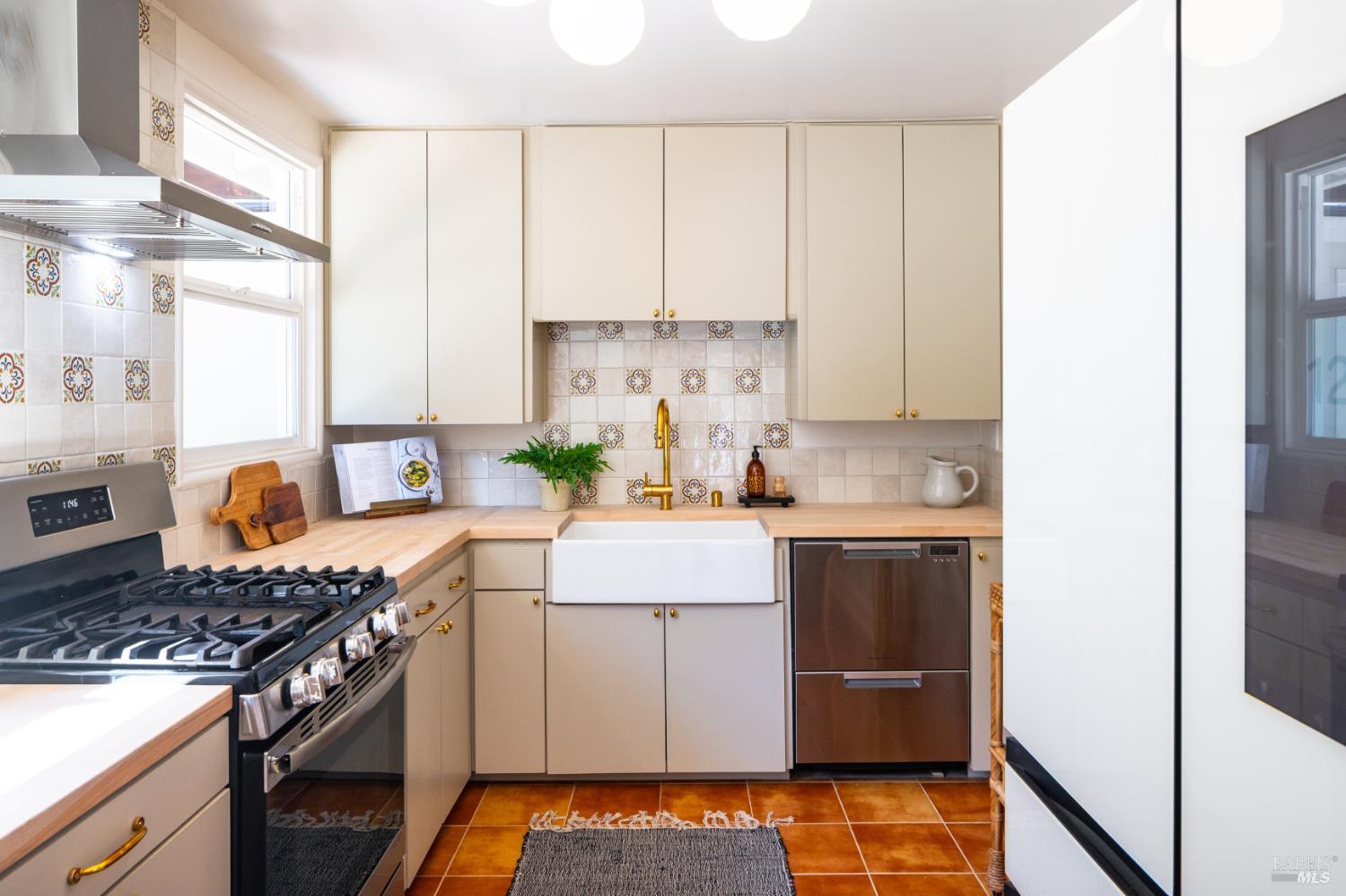 18 Lauren Avenue Novato CA 94947