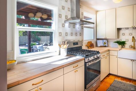18 Lauren Avenue Novato CA 94947