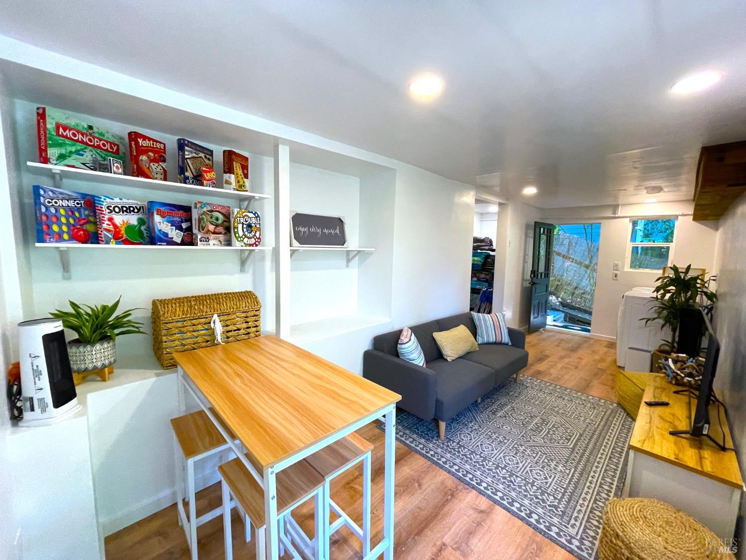 242 Vila Road Forestville CA 95436