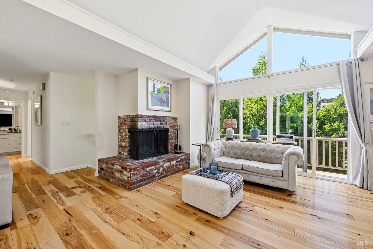 42 Oxford Drive San Rafael CA 94903