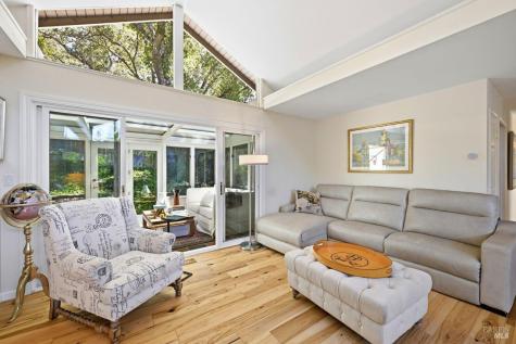 42 Oxford Drive San Rafael CA 94903