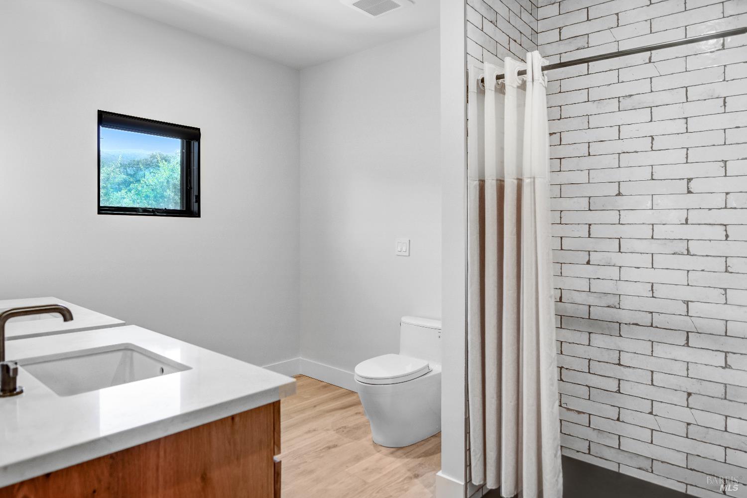 85 W Trinity Road Glen Ellen CA 95442