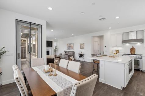 1605 Country Manor Drive Santa Rosa CA 95403