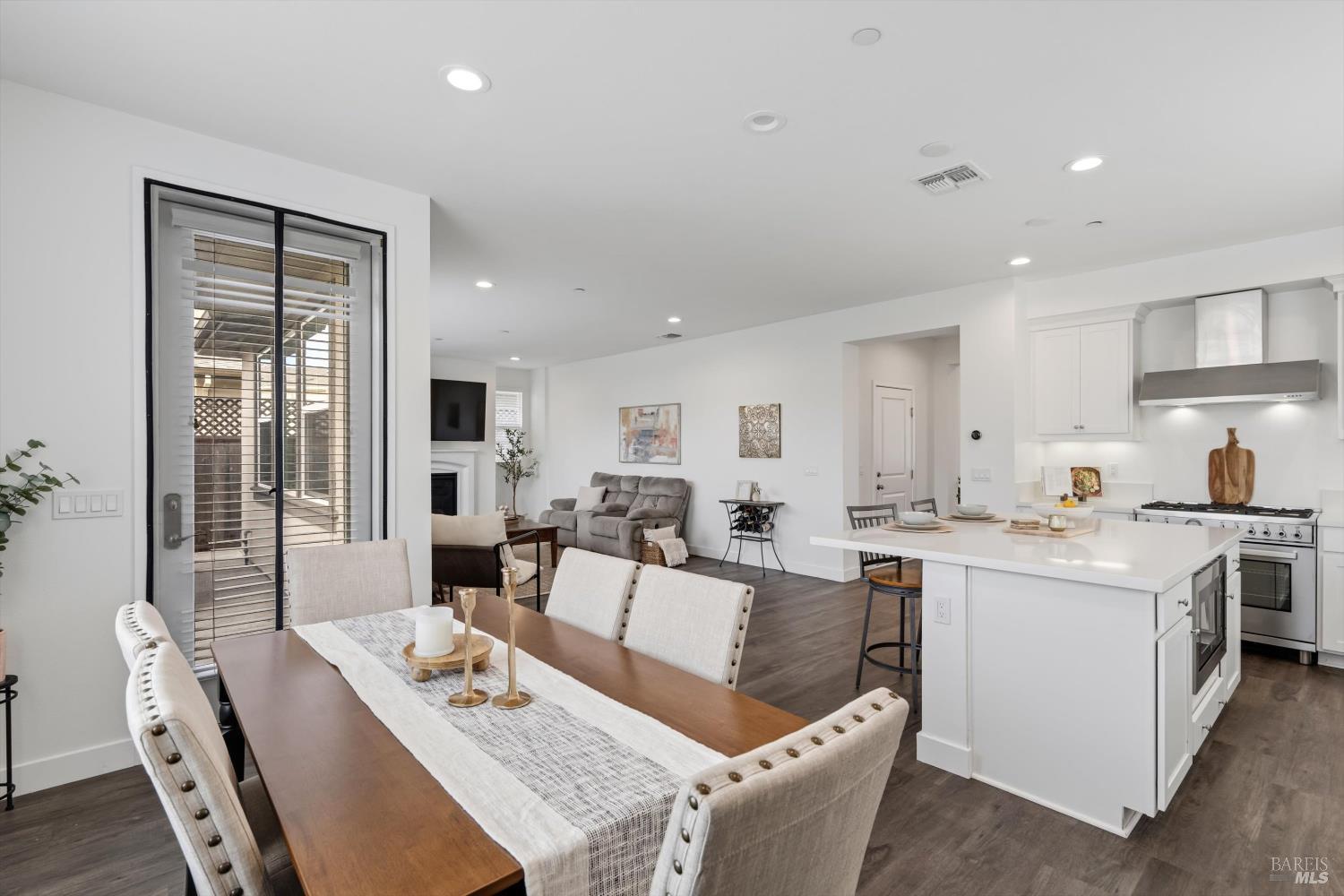 1605 Country Manor Drive Santa Rosa CA 95403