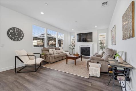 1605 Country Manor Drive Santa Rosa CA 95403