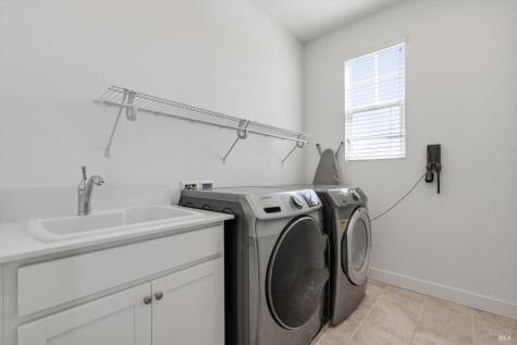 1605 Country Manor Drive Santa Rosa CA 95403
