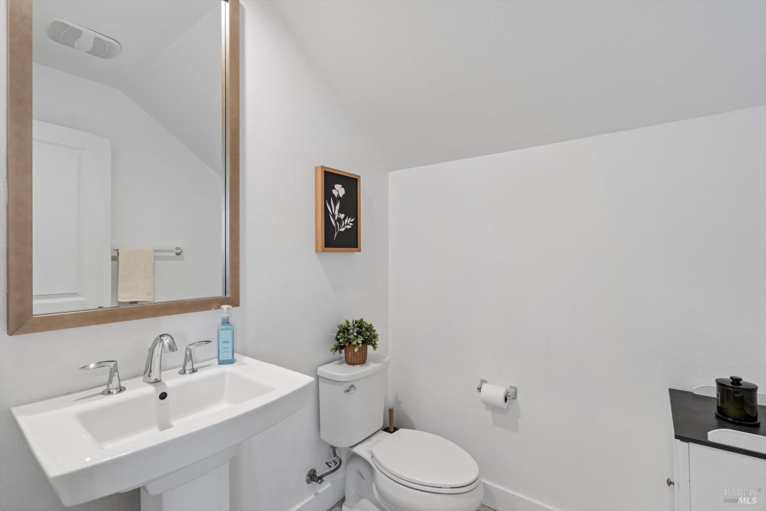 1605 Country Manor Drive Santa Rosa CA 95403