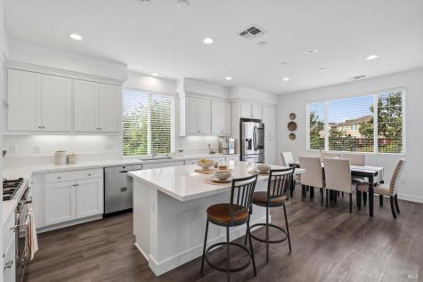 1605 Country Manor Drive Santa Rosa CA 95403