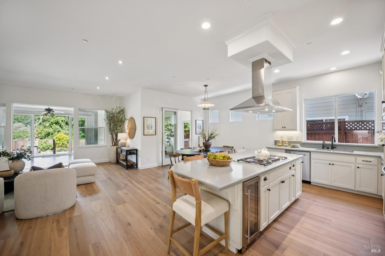 15 Thorsson Court Novato CA 94947