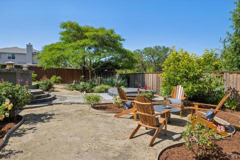 15 Thorsson Court Novato CA 94947