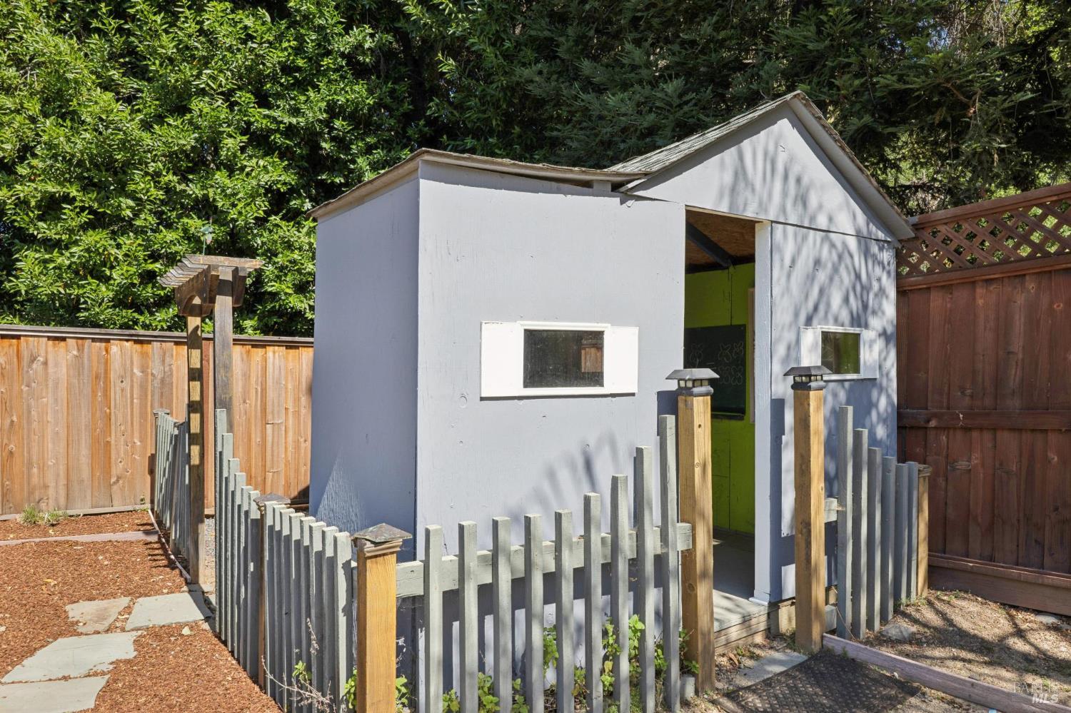 15 Thorsson Court Novato CA 94947