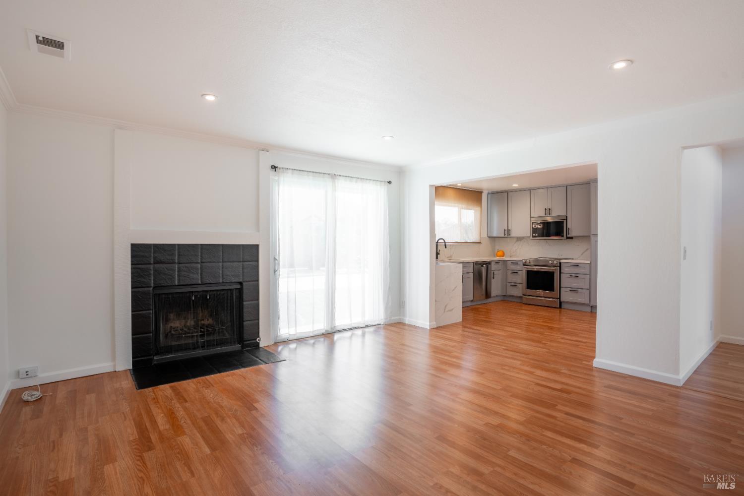 457 Violet Road Hercules CA 94547