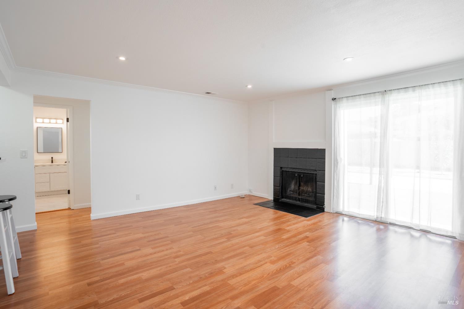 457 Violet Road Hercules CA 94547