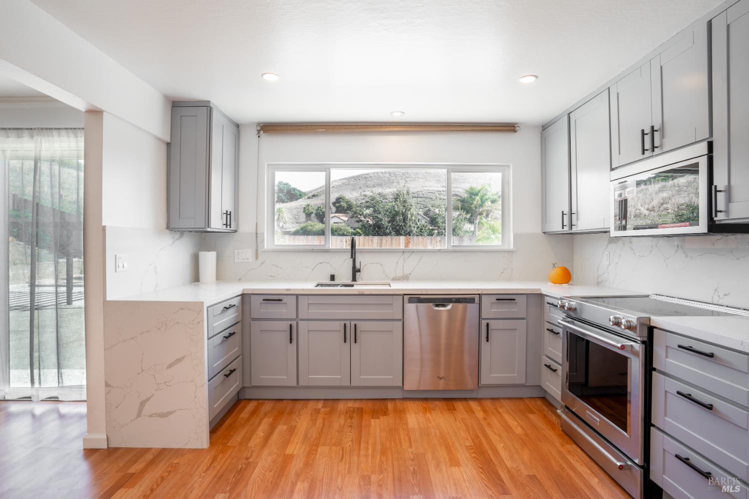 457 Violet Road Hercules CA 94547