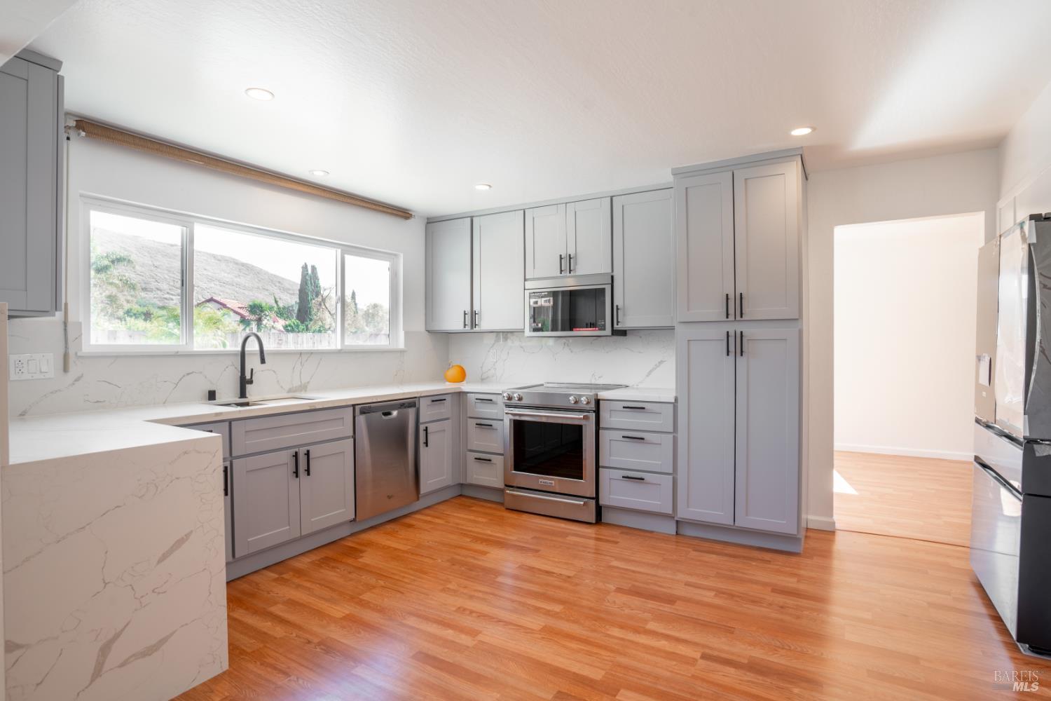 457 Violet Road Hercules CA 94547