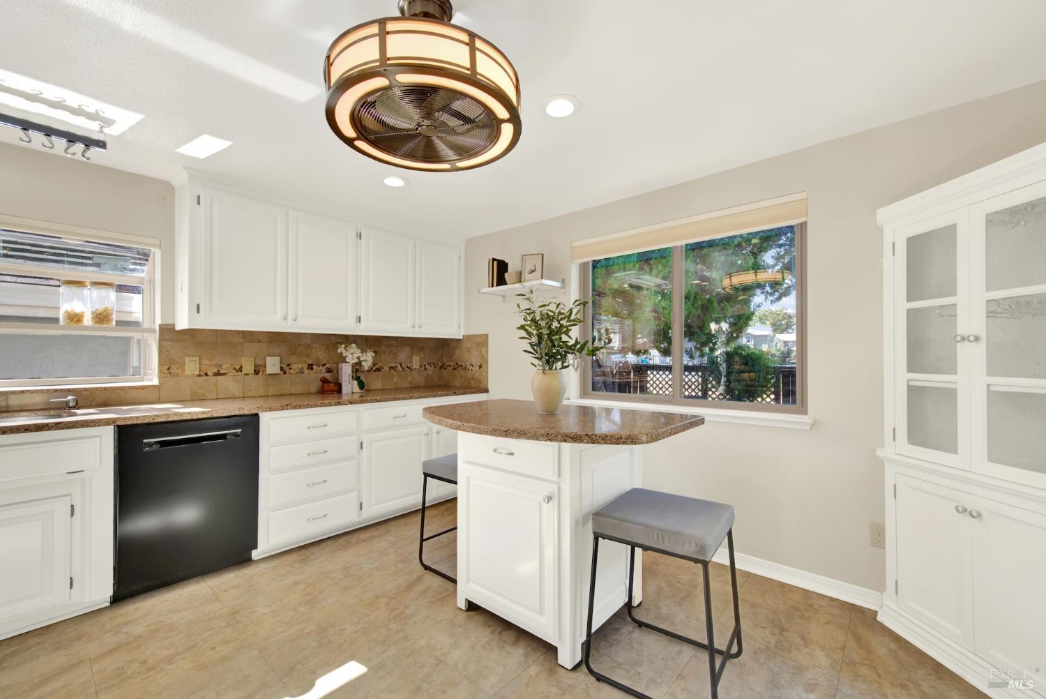 536 Laramie Way Vacaville CA 95688