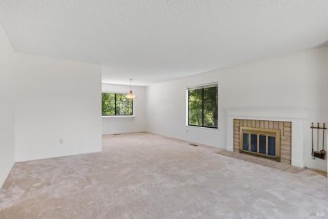 6336 Stone Bridge Road Santa Rosa CA 95409