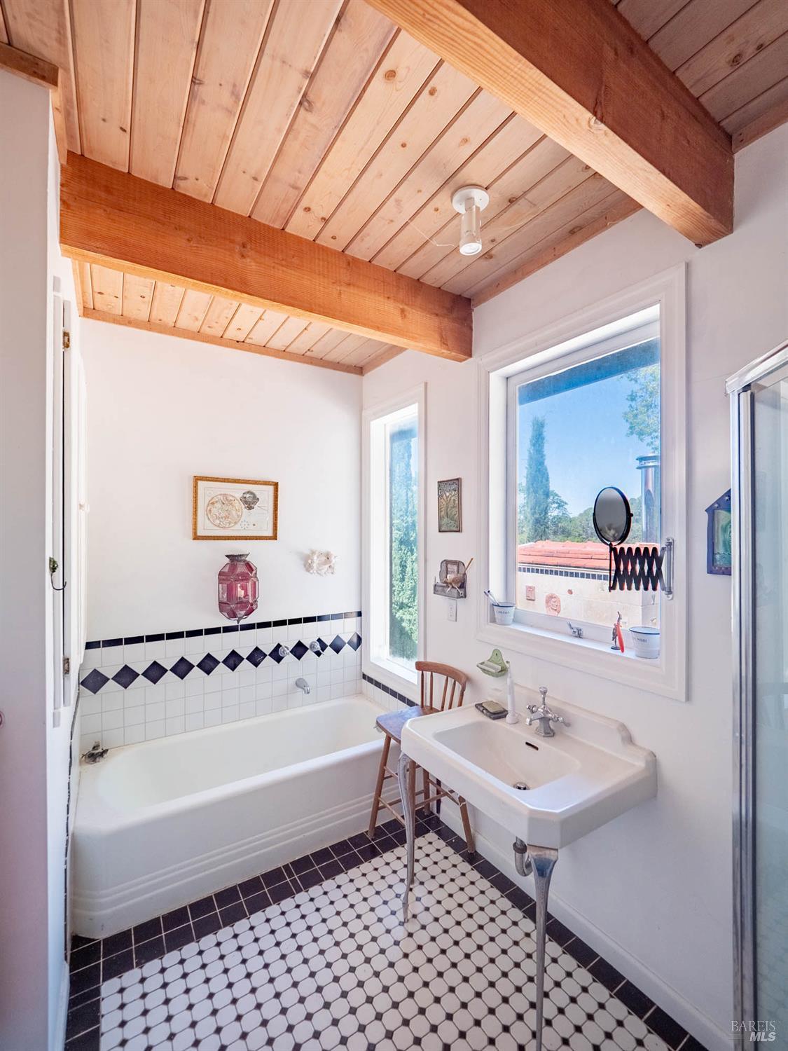16101 Lost Creek Road Yorkville CA 95494