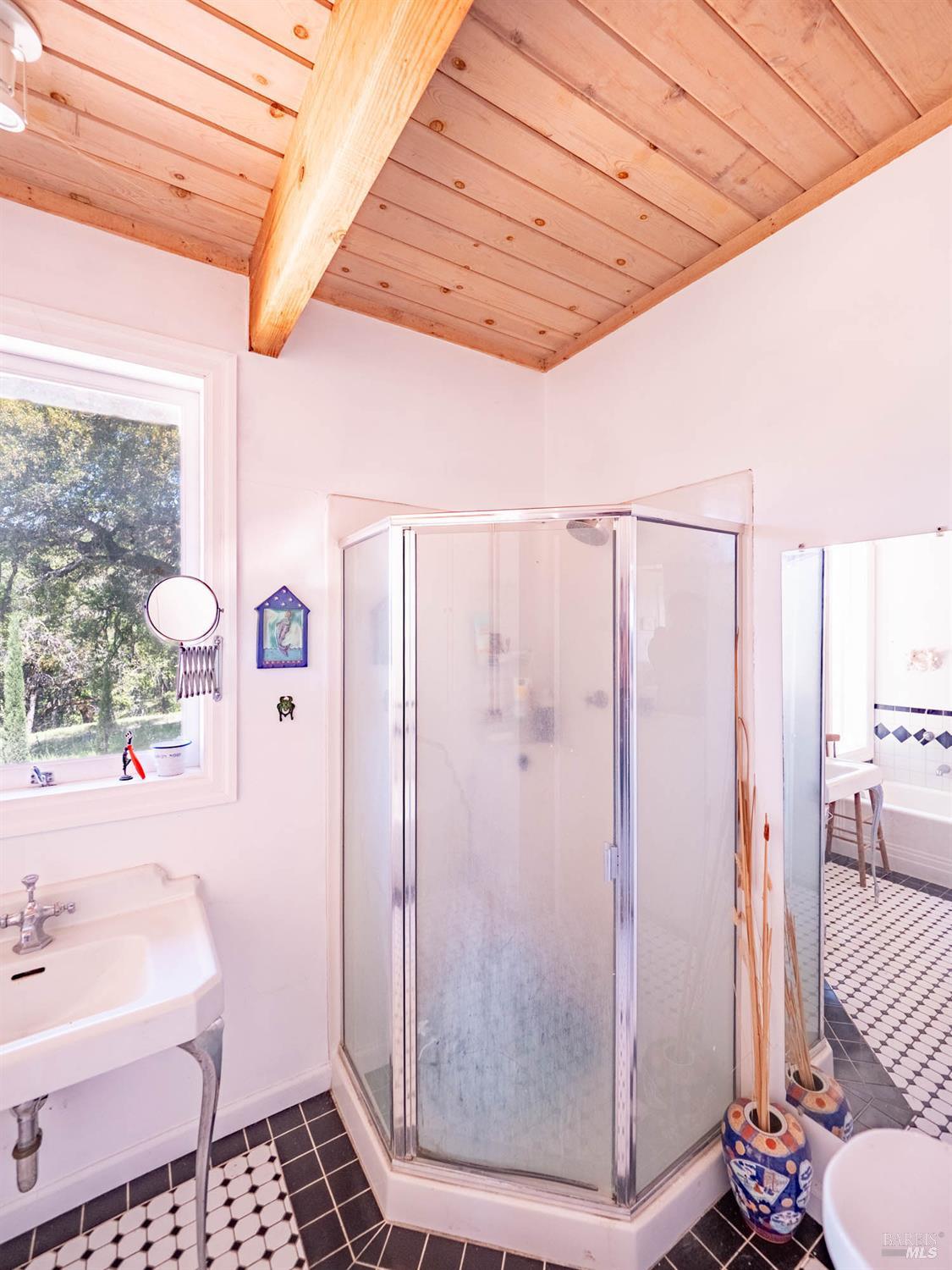 16101 Lost Creek Road Yorkville CA 95494