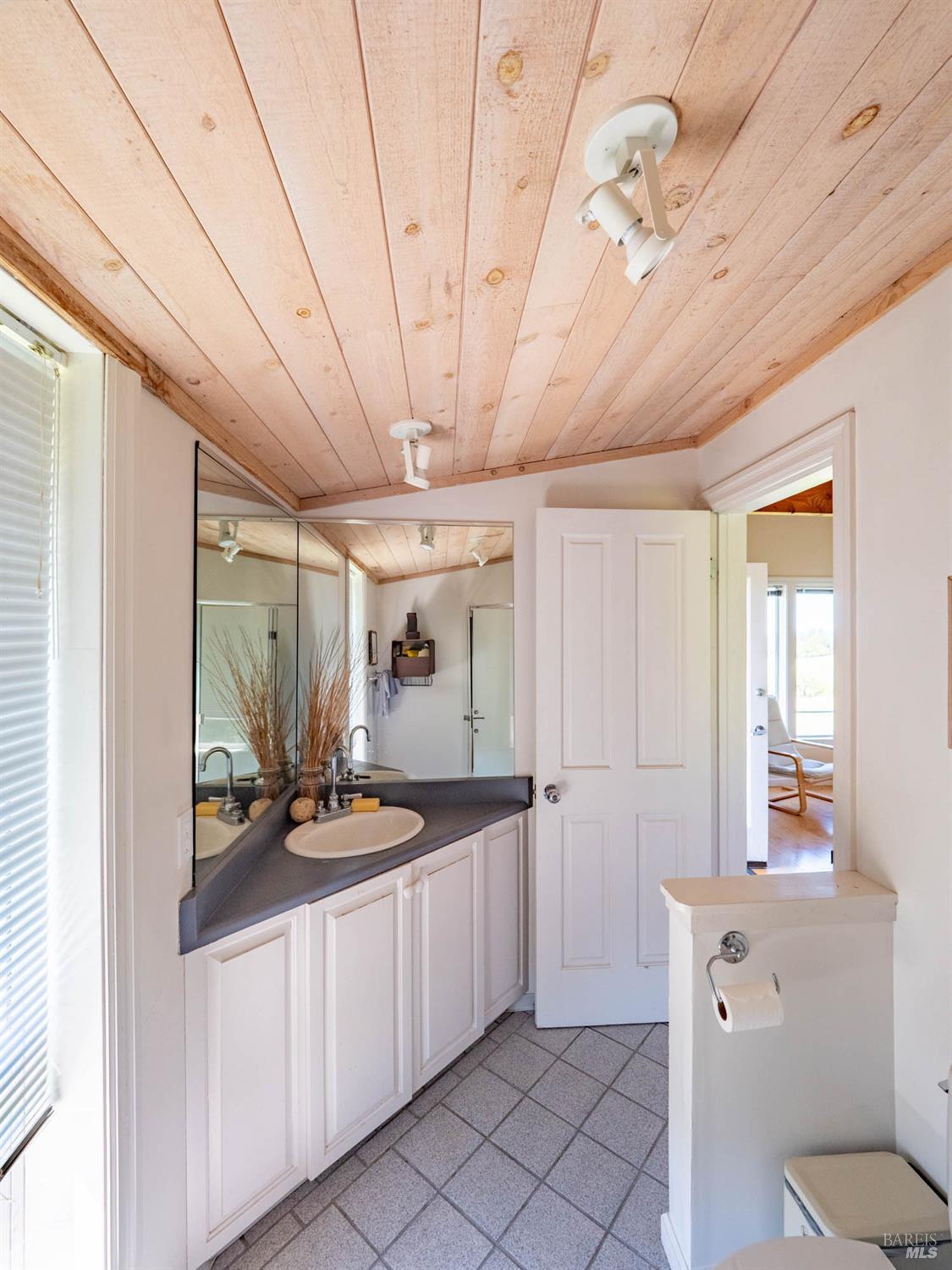 16101 Lost Creek Road Yorkville CA 95494