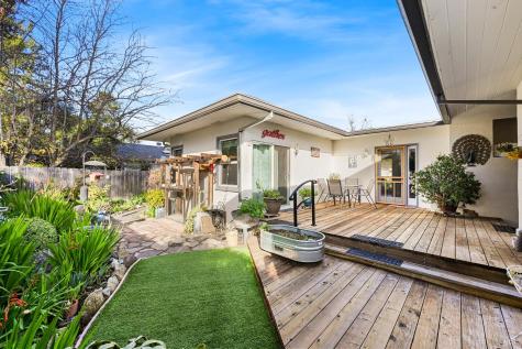 2003 Humboldt Street Santa Rosa CA 95404