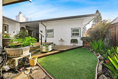 2003 Humboldt Street Santa Rosa CA 95404