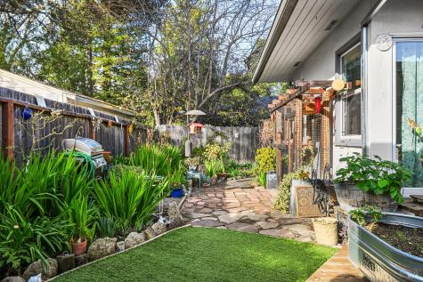 2003 Humboldt Street Santa Rosa CA 95404