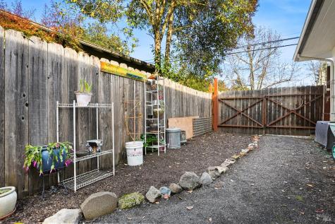 2003 Humboldt Street Santa Rosa CA 95404