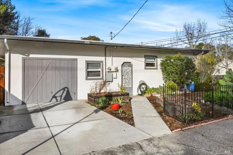 2003 Humboldt Street Santa Rosa CA 95404