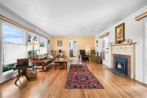 2003 Humboldt Street Santa Rosa CA 95404