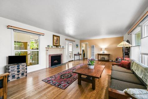 2003 Humboldt Street Santa Rosa CA 95404