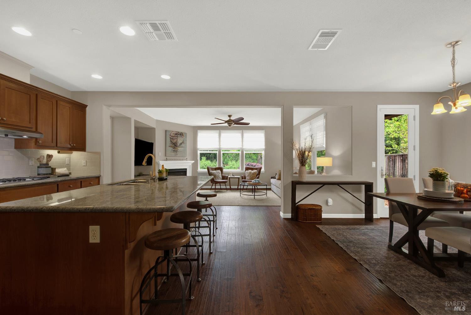18 Riverton Court Napa CA 94558
