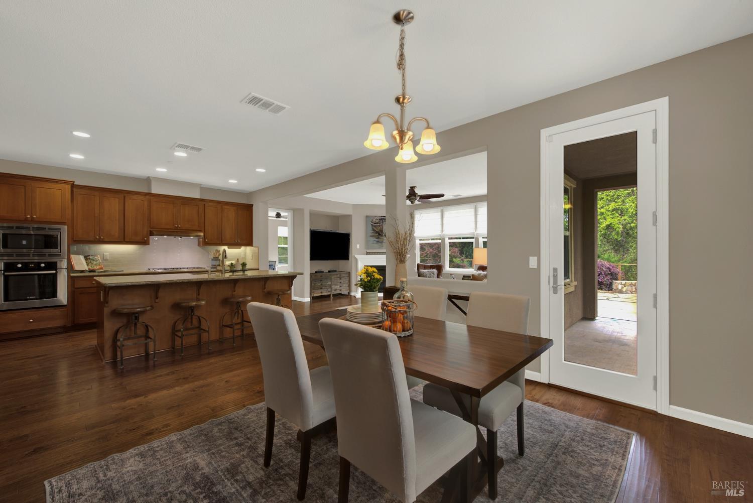 18 Riverton Court Napa CA 94558