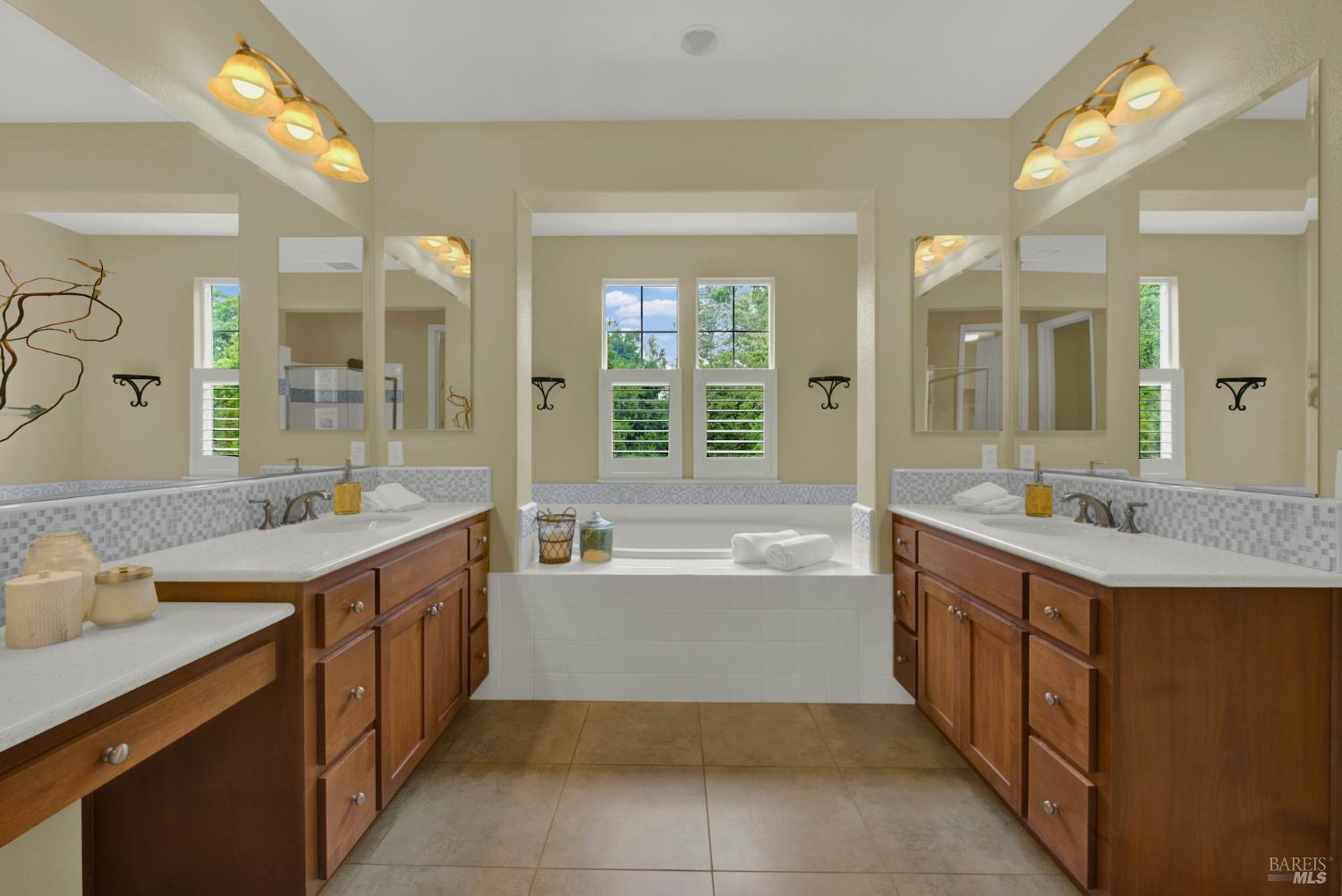 18 Riverton Court Napa CA 94558