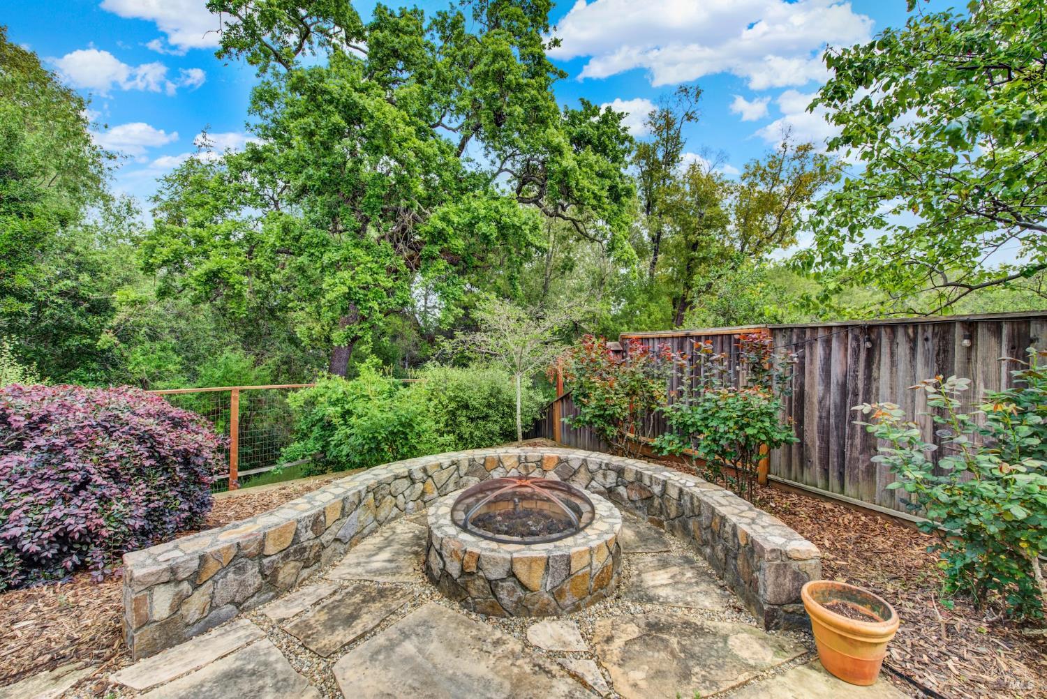 18 Riverton Court Napa CA 94558
