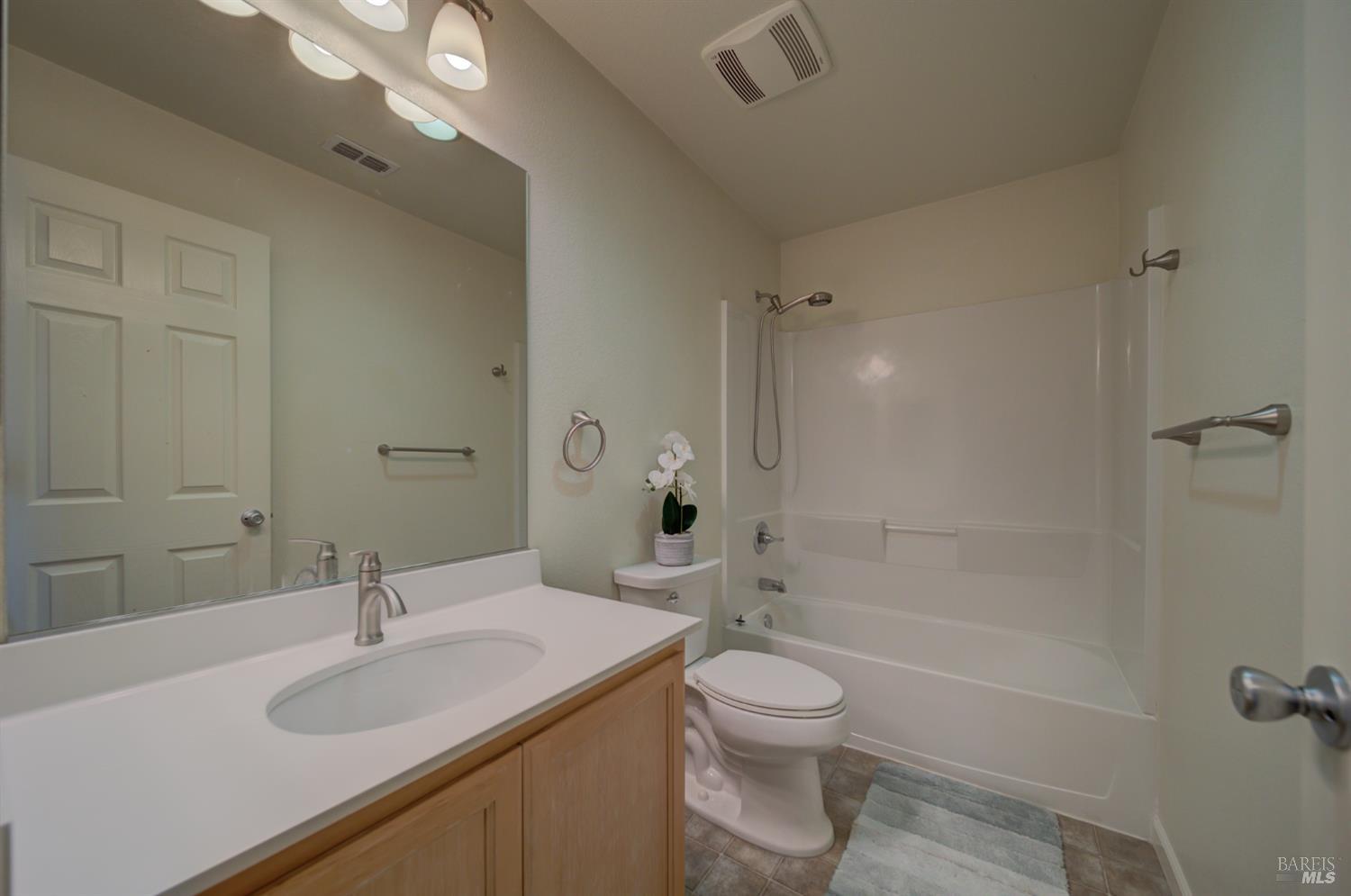 1125 Strawberry Lane Suisun City CA 94585