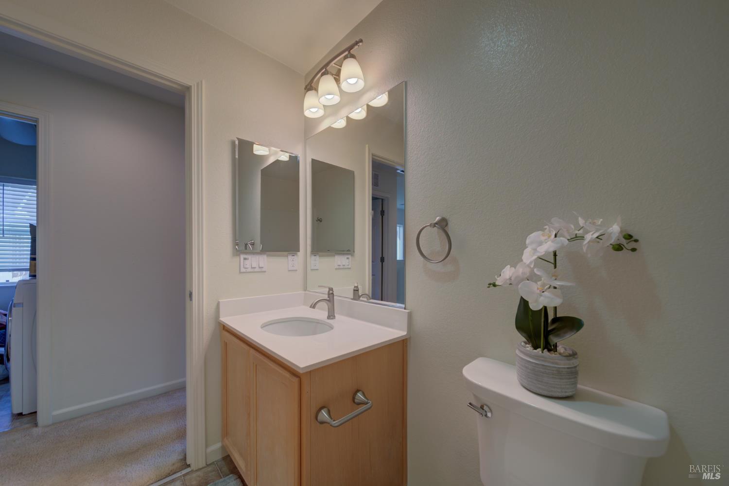 1125 Strawberry Lane Suisun City CA 94585