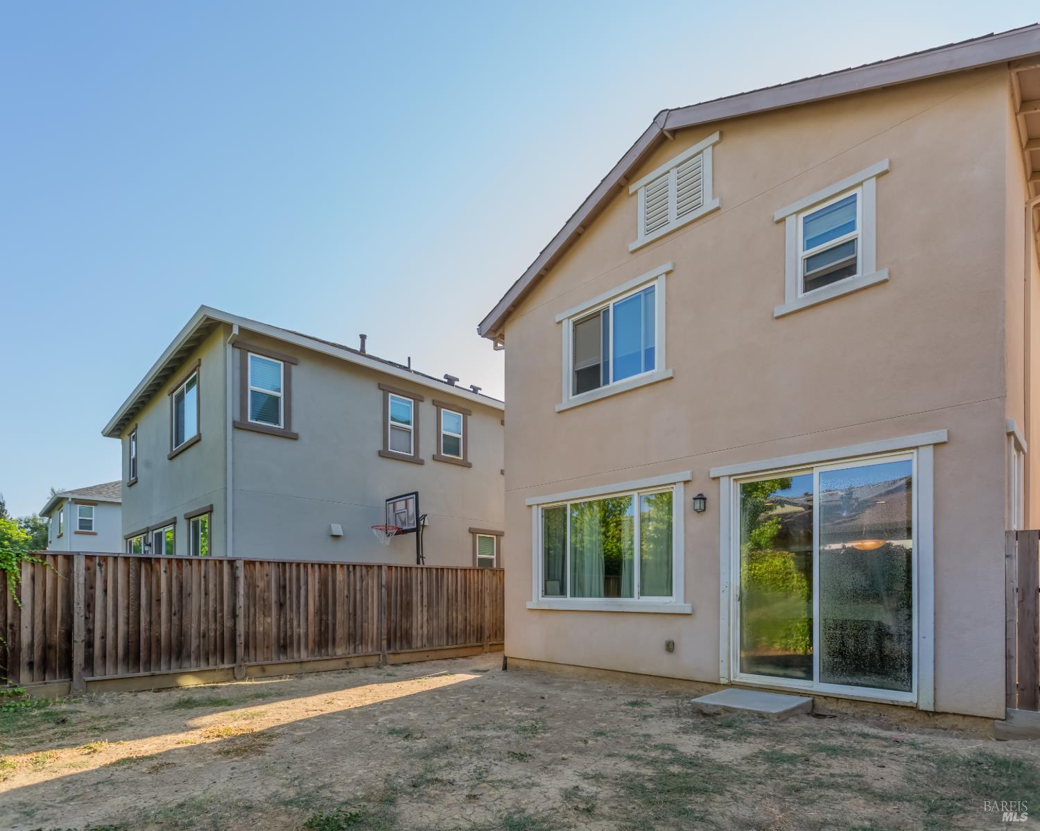 1125 Strawberry Lane Suisun City CA 94585