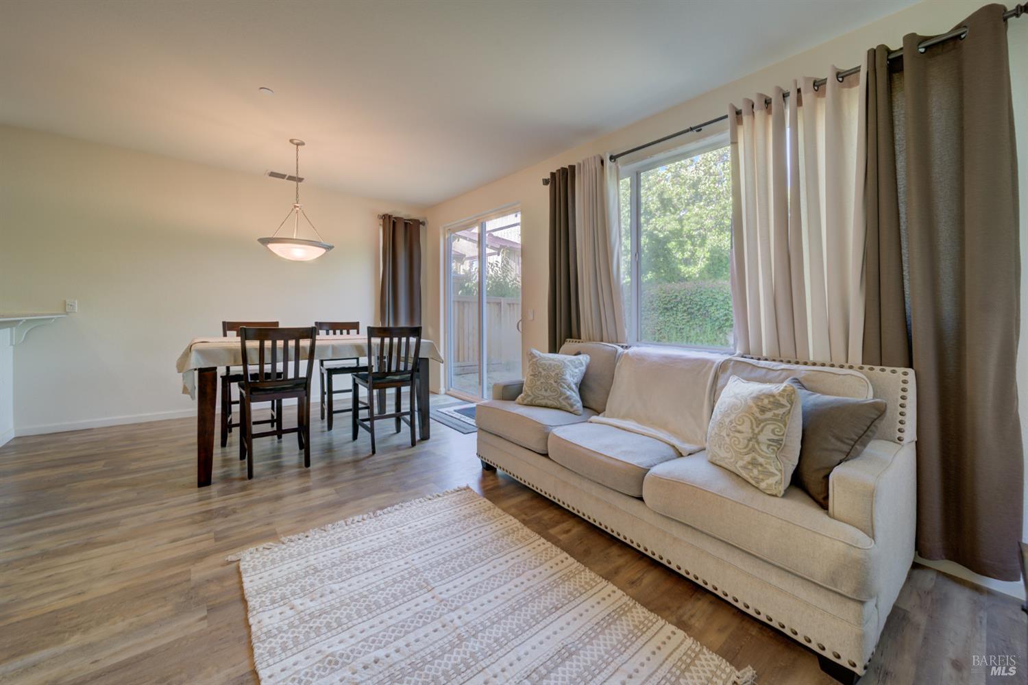 1125 Strawberry Lane Suisun City CA 94585