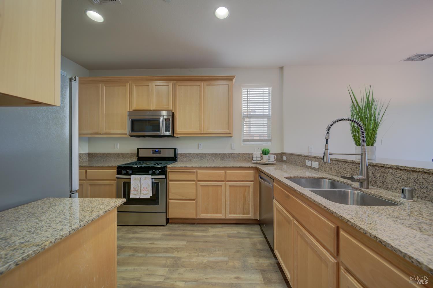 1125 Strawberry Lane Suisun City CA 94585
