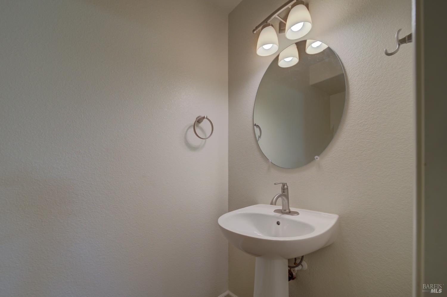 1125 Strawberry Lane Suisun City CA 94585