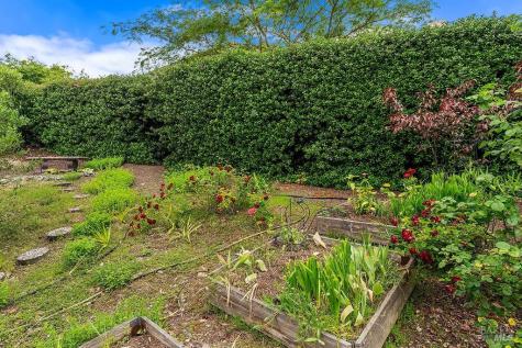 6252 Meadowstone Drive Santa Rosa CA 95409